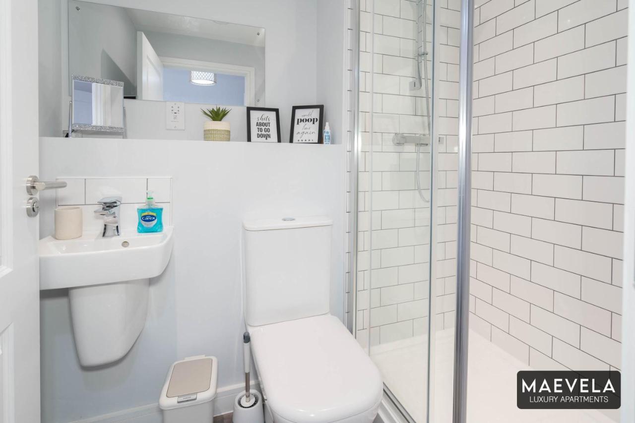Maevela Apartments - Luxury Top Floor Penthouse - With Parking - 2 Bedroom New Build Apartment ✪ City Centre, Digbeth ✓ With Huge Patio Sliding Doors - City View - Rooftop Terrace - Ps4 & Smart Tv'S Birmingham Dış mekan fotoğraf