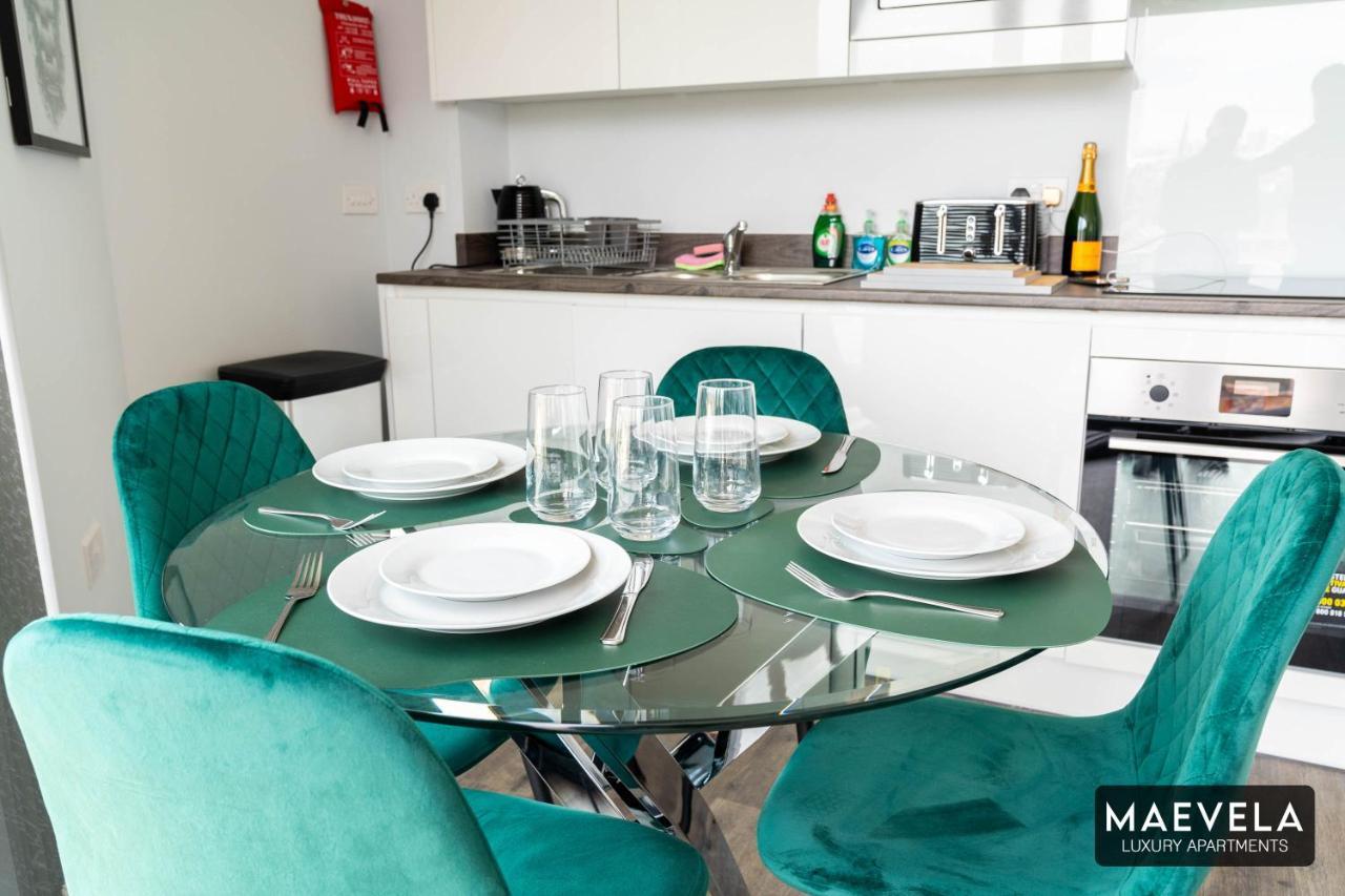 Maevela Apartments - Luxury Top Floor Penthouse - With Parking - 2 Bedroom New Build Apartment ✪ City Centre, Digbeth ✓ With Huge Patio Sliding Doors - City View - Rooftop Terrace - Ps4 & Smart Tv'S Birmingham Dış mekan fotoğraf